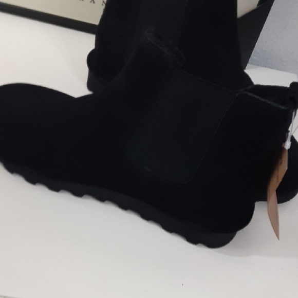 BearPaw Black Chelsea Boots - Picture 6 of 6